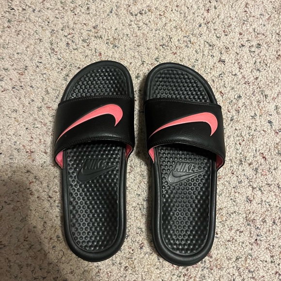Nike Slides - Picture 1 of 1